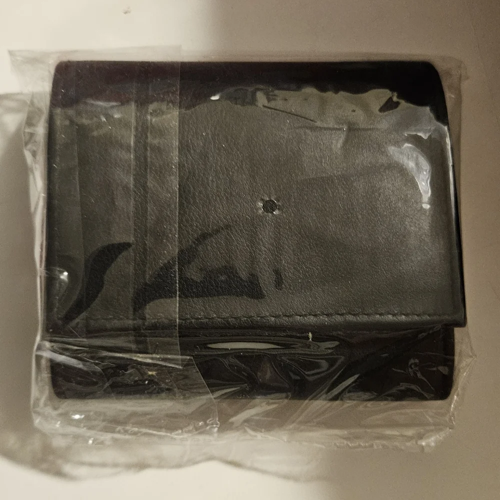 NWT Swiss Marshall RFID Tri-Fold Leather Wallet